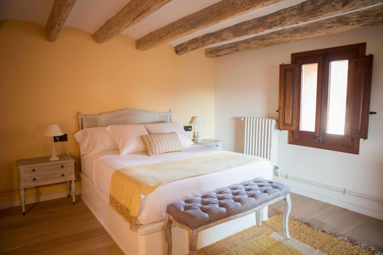 Casa Rural Masia Les Apieres El Pla de Manlleu Экстерьер фото